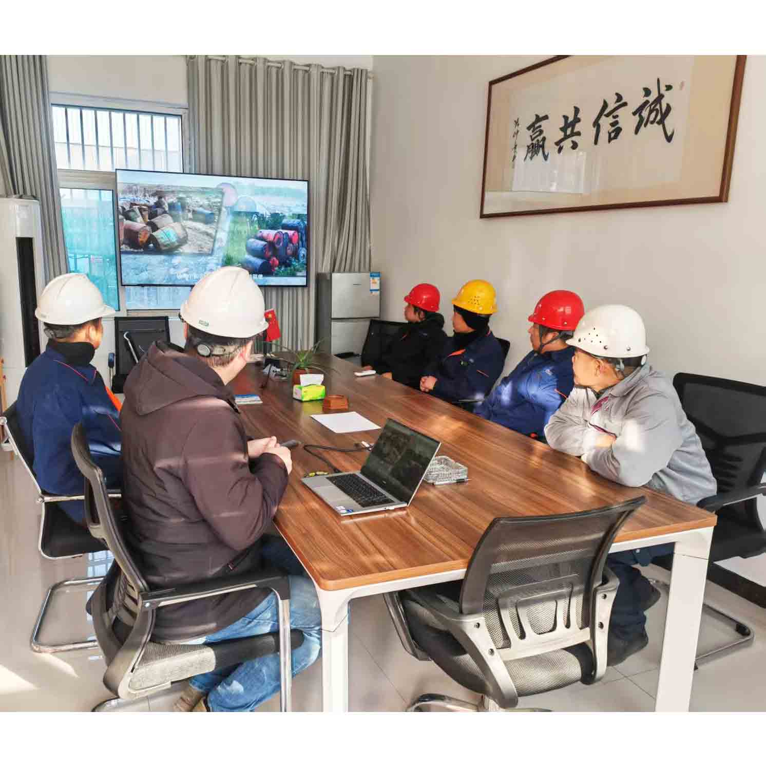 The production department organizes some employees to conduct safety production learning